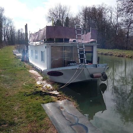 Bateau Houseboat Camille Hotell Donchery Eksteriør bilde