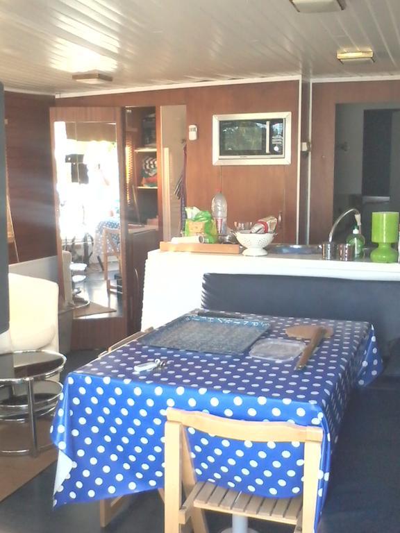 Bateau Houseboat Camille Hotell Donchery Eksteriør bilde