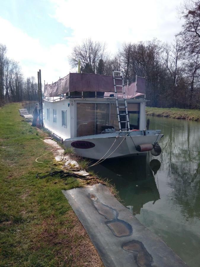 Bateau Houseboat Camille Hotell Donchery Eksteriør bilde